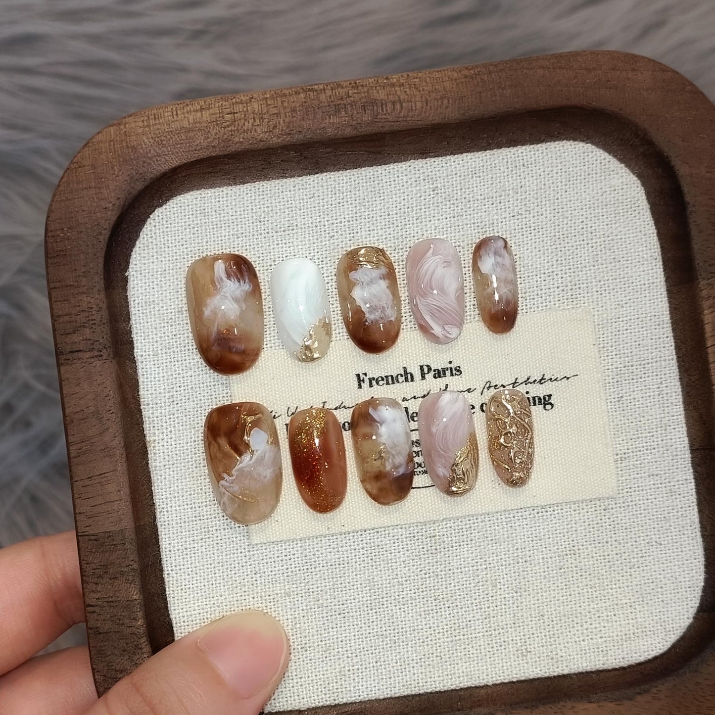 TENPAL Cat Eye Press On Nails 10 Pcs with Tools Kit,Handmade Amber Coffee Ombré Glue on Nails,Short Oval False Nails with Ridge Embossed Glossy Glow Reusable Fake Nails for Autumn Winter Wedding(XS)