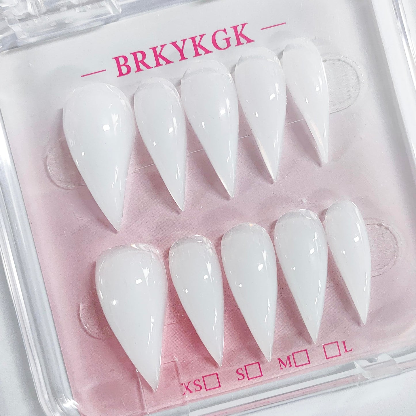 Handmade Press on Nails Medium Curved Stiletto Nail White Thick Acrylic Fake Nails Bright False Nails with 3D Eagle Hawk Curve Sculptural Designs Cat Claws Sturdy Nail Art Claw Nail 10Pcs(M)