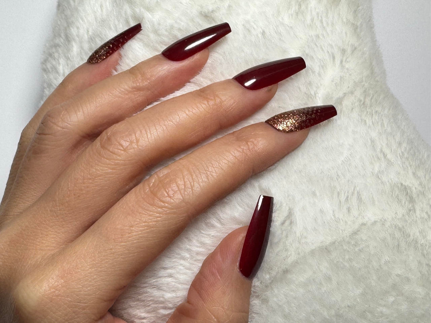 LOONGIN 24Pcs Long Press On Nails Bold Red and Gold Gradient Fake Nails Full Cover Reusable Nail Sticked on Nails Jelly Glue Sheet for Women Instant Glam for Parties or Festivals (Red)