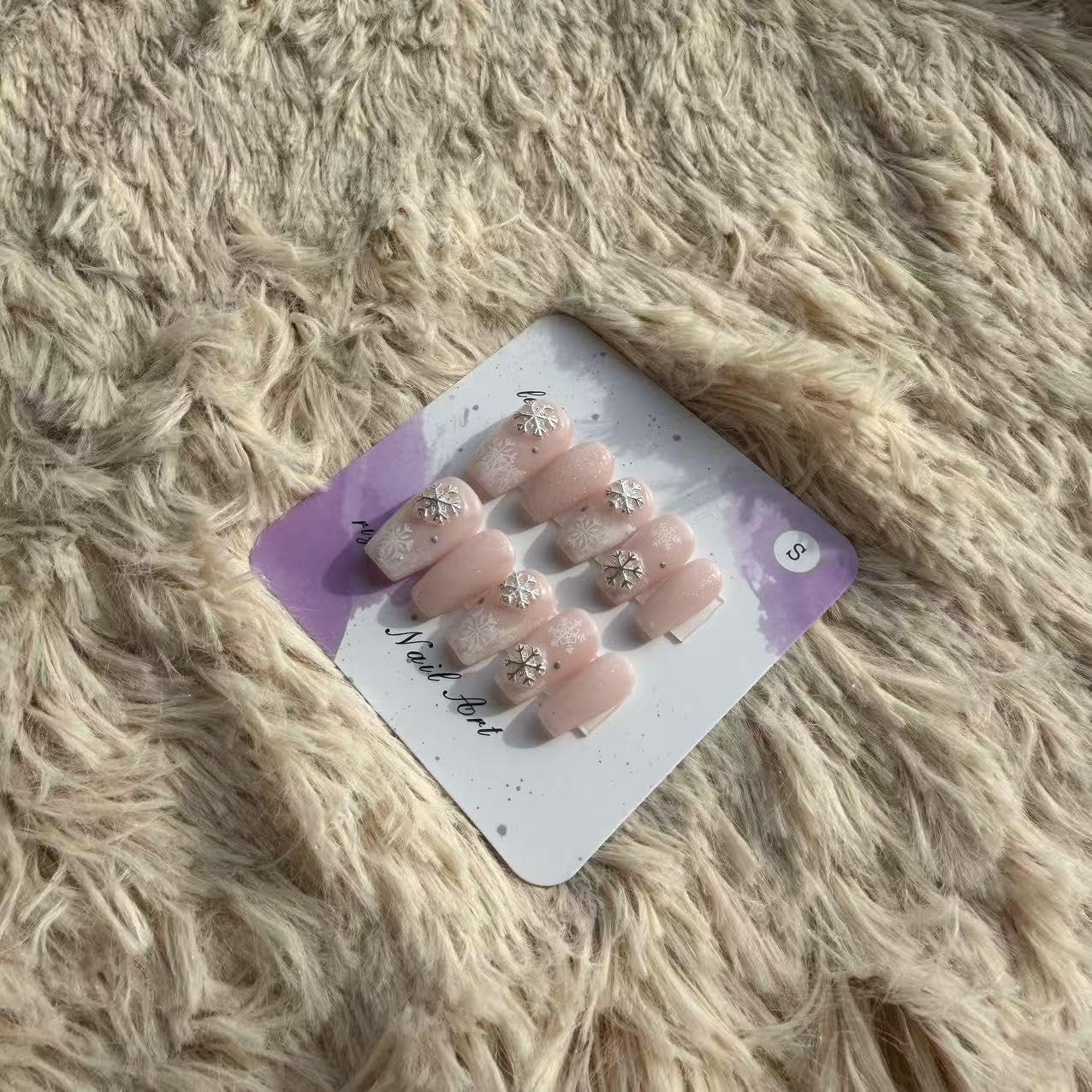 Handmade Wearing Armor Light Pink High end Style Winter Atmosphere Snowflake Relief Nail Patch Small Size