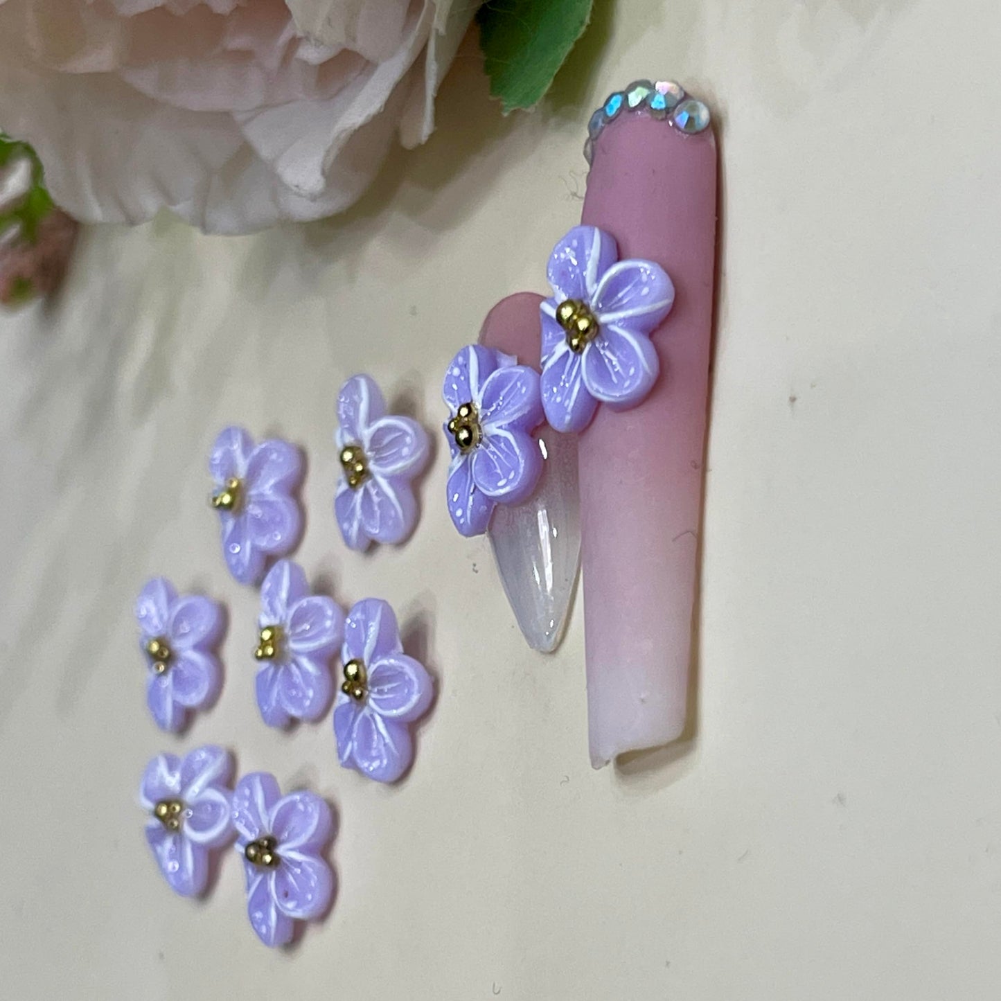 Set 10Pcs Gel 3D Violet Apricot Flowers Nails Charms Handmade by Gel, Design For Medium Nail 3D Flower For Nail Art Floral Salon Decor For Women Girls (Violet Apricot-Medium 10PCs)