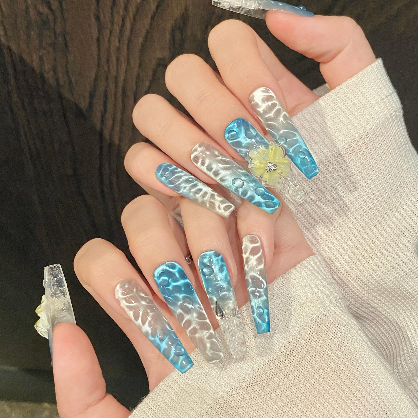 Summer Ocean Fake Nails, Blue Gradient Stiletto Coffin Nails with 3D Flowers & Glitter, Long Fake Nails for Women, Water Wave Design (S)
