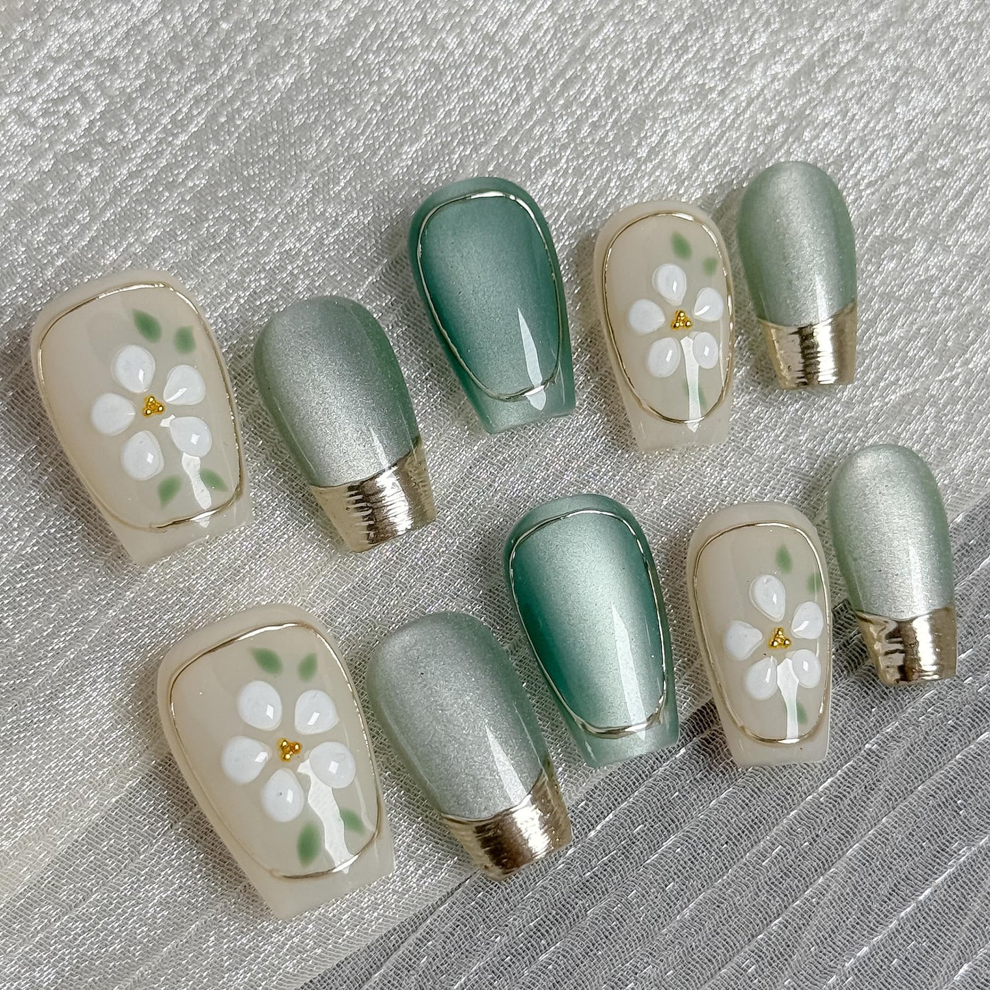 Daisy Meadow 10pcs Press On Nails, Soft Green Gradient & Creamy Nude Floral Press-Ons, Pastel Spring Acrylic/UV Gel Fake Nails for Women, Summer Fresh Style Wearable Nails (green, SS)