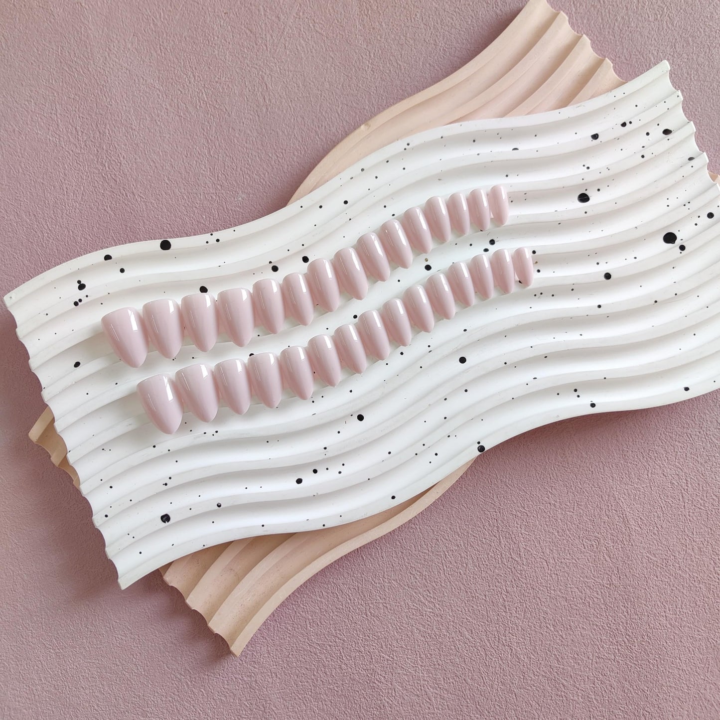 KQueenest Dusty Pink Press on Nails Short Almond - 30 Pcs Fake Nails Glue on, Thick Natural Fit Acrylic Nails, Reusable Salon Quality Stick on Nails for Women, Easy False Nails for Everyday Wear
