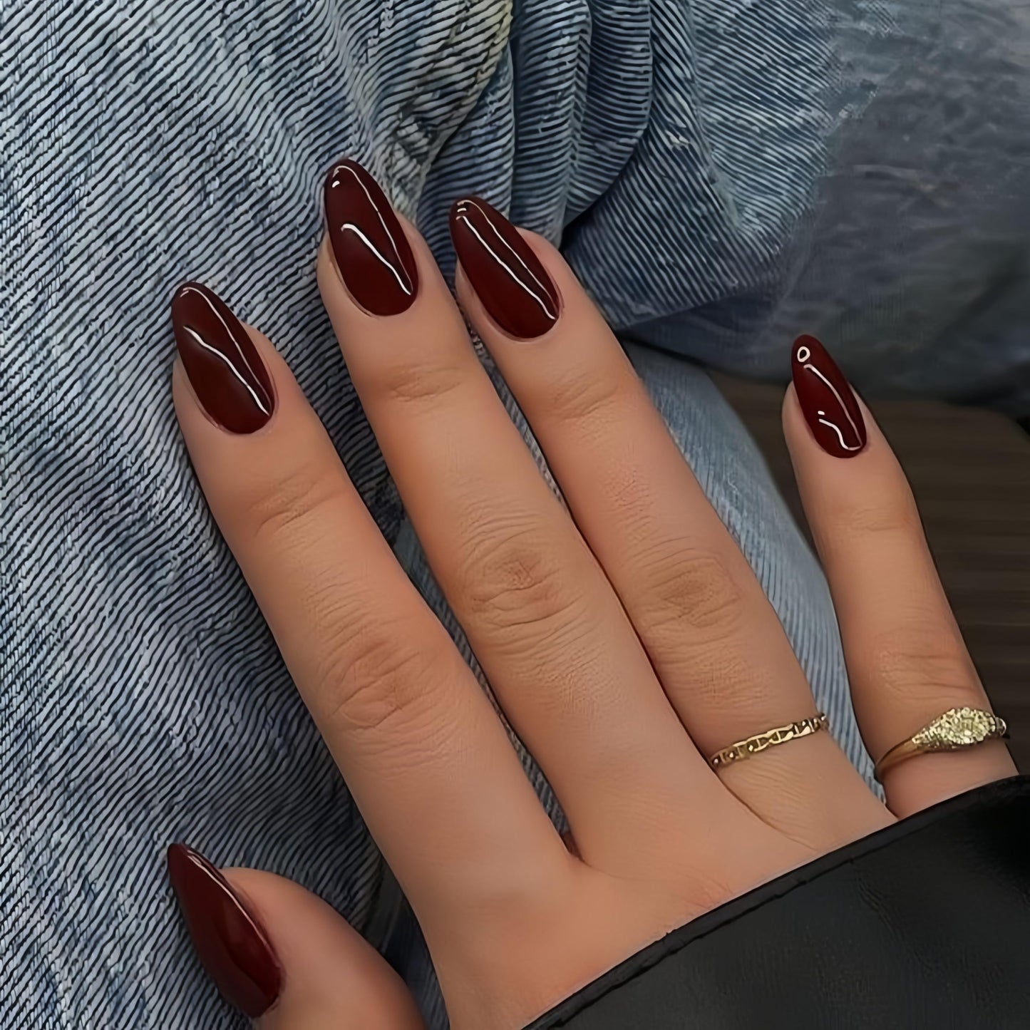 KQueenest Upgrade Thick Acrylic Dark Red Press on Nails Short Oval, Burgundy Red Fake Nails Press on Short Almond, Natural Oval Glue on Nails for Women Fall Winter Wear in 24 Pcs