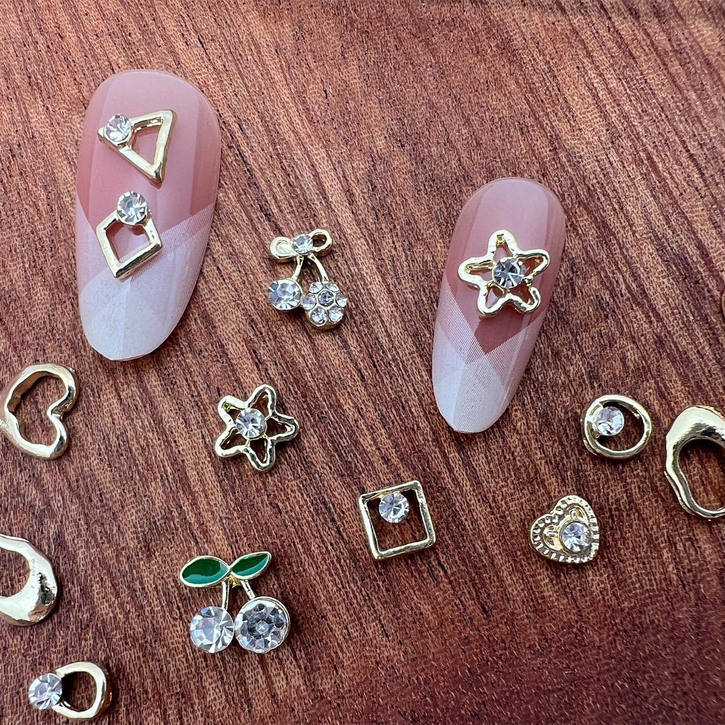 Pizadix 96PCS Gold Nail Charms Kit, 12 Styles 3D Alloy Rhinestones (Hearts/Stars/Leaves & Geometric), 12-Grid Organizer Box & Tweezer, for Gel, Acrylic & Press-On Nails