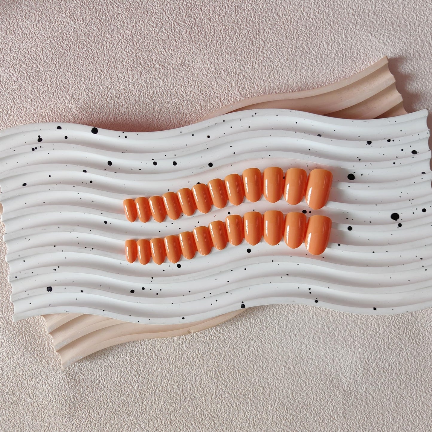 KQueenest Upgrade Thick Acrylic Press on Nails Short Oval, Classic Orange Fake Nails for Women Daily Thanksgiving Wear, UV Cover Acrylic Nails Press on Short Almond, Natural Glue on Nails in 24 Pcs
