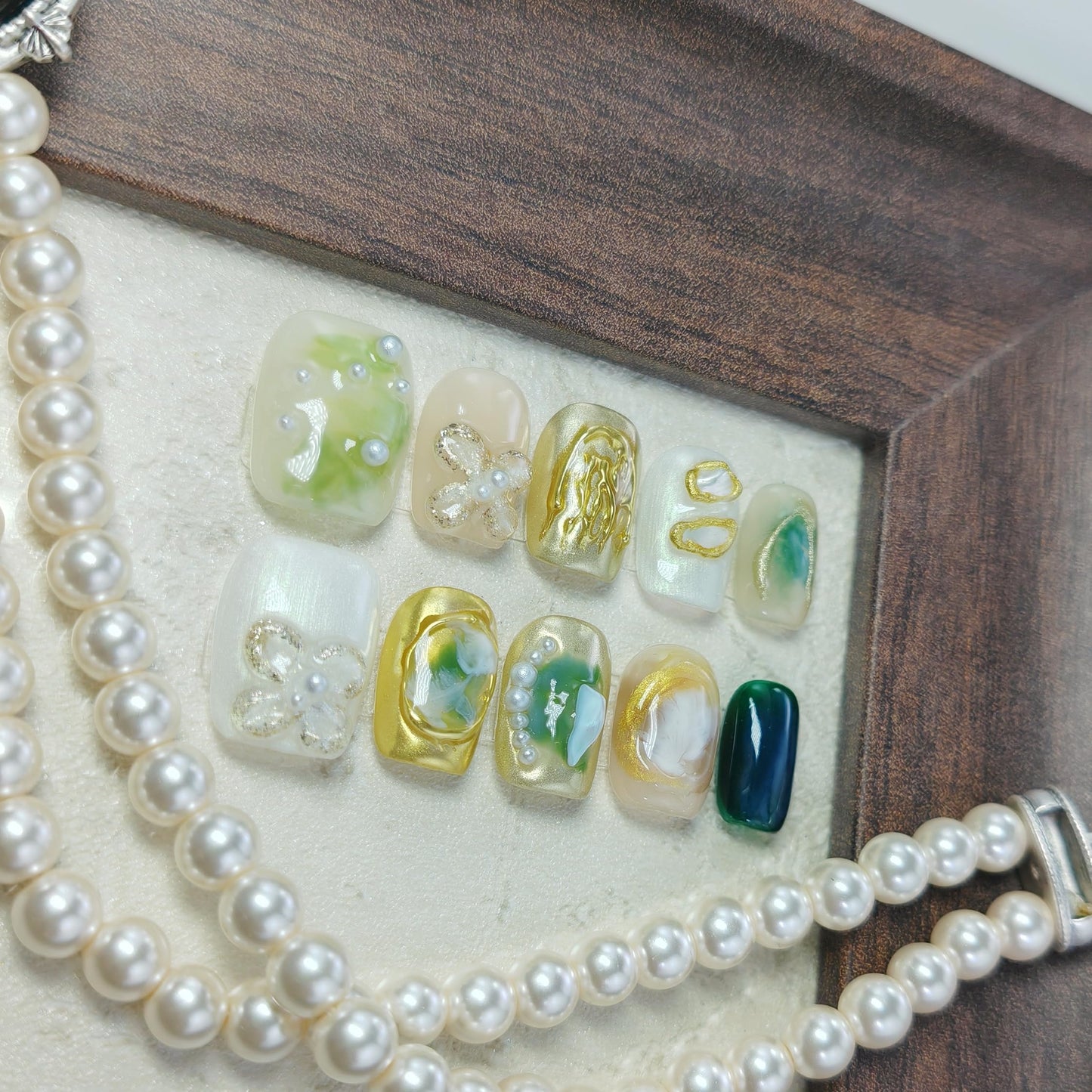 Short Coffin Press on Nails Handmade False Nails with Designs, 3D Hand-painted Reusable Fake Nails Stick on Nail (Golden Green+Pearls, M)