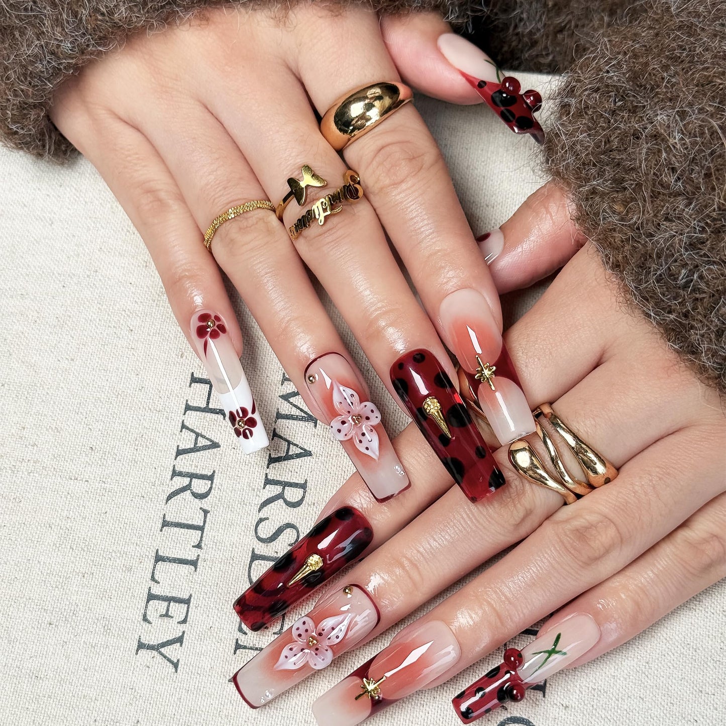 Rouge Sonata 10pcs Press On Nails for Women, Crimson Floral Golden Accent Acrylic UV Gel Wearable Nails, Korean Style Wine Red Gradient Cherry Blossom Fake Nails Set (Dark red, S)