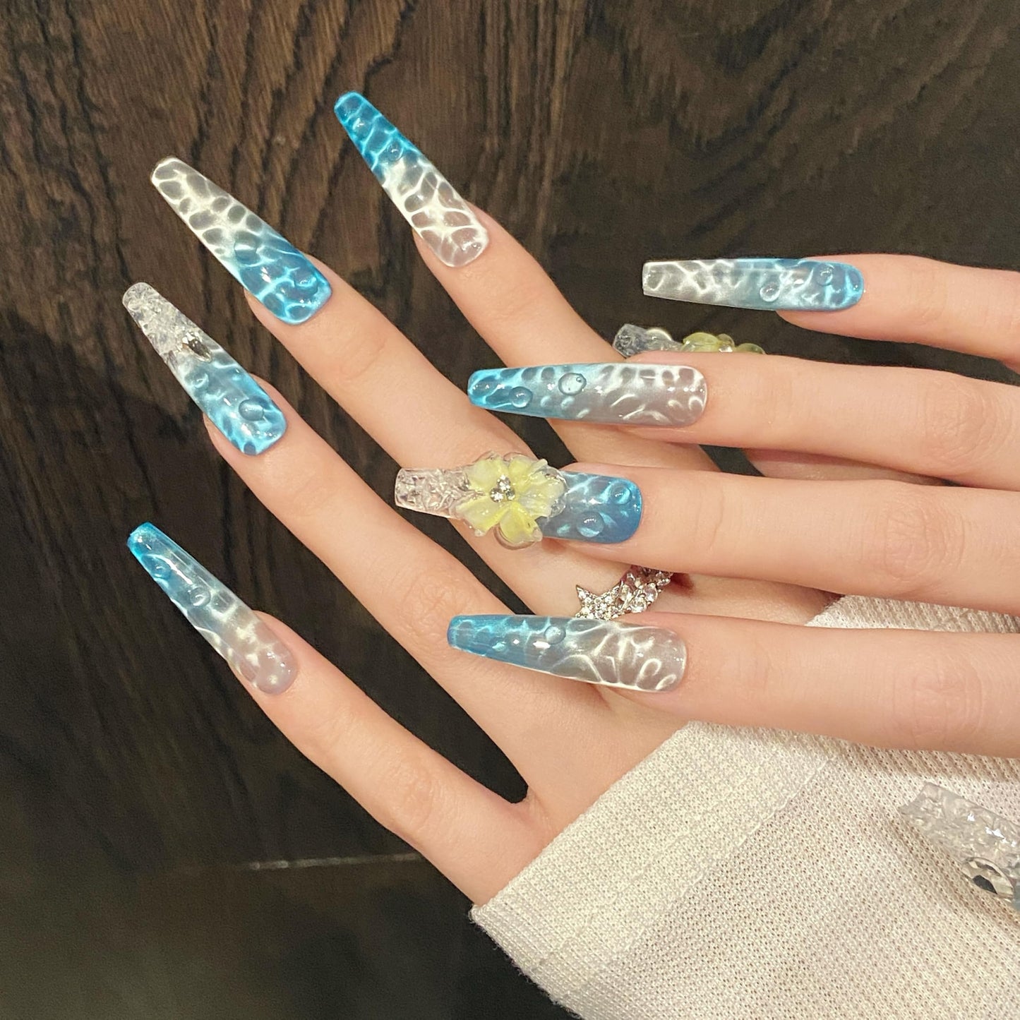 Summer Ocean Fake Nails, Blue Gradient Stiletto Coffin Nails with 3D Flowers & Glitter, Long Fake Nails for Women, Water Wave Design (S)