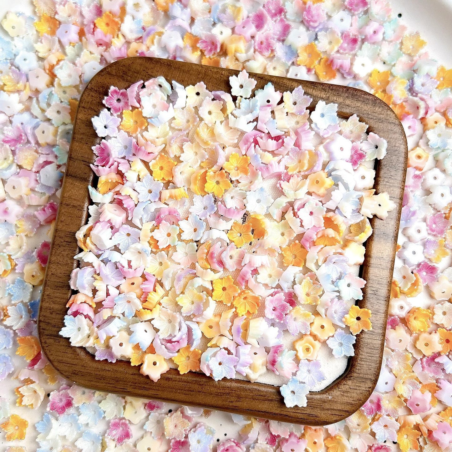 AWDSLUY 200Pcs Colorful Flower Nail Art Charms Cute Spring Summer Floral Nail Charms 3D Mix Color Ombre Flatback Nail Rhinestones Cute Glow in The Dark Blossoms Resin Nails Jewels Nail Gems for Women